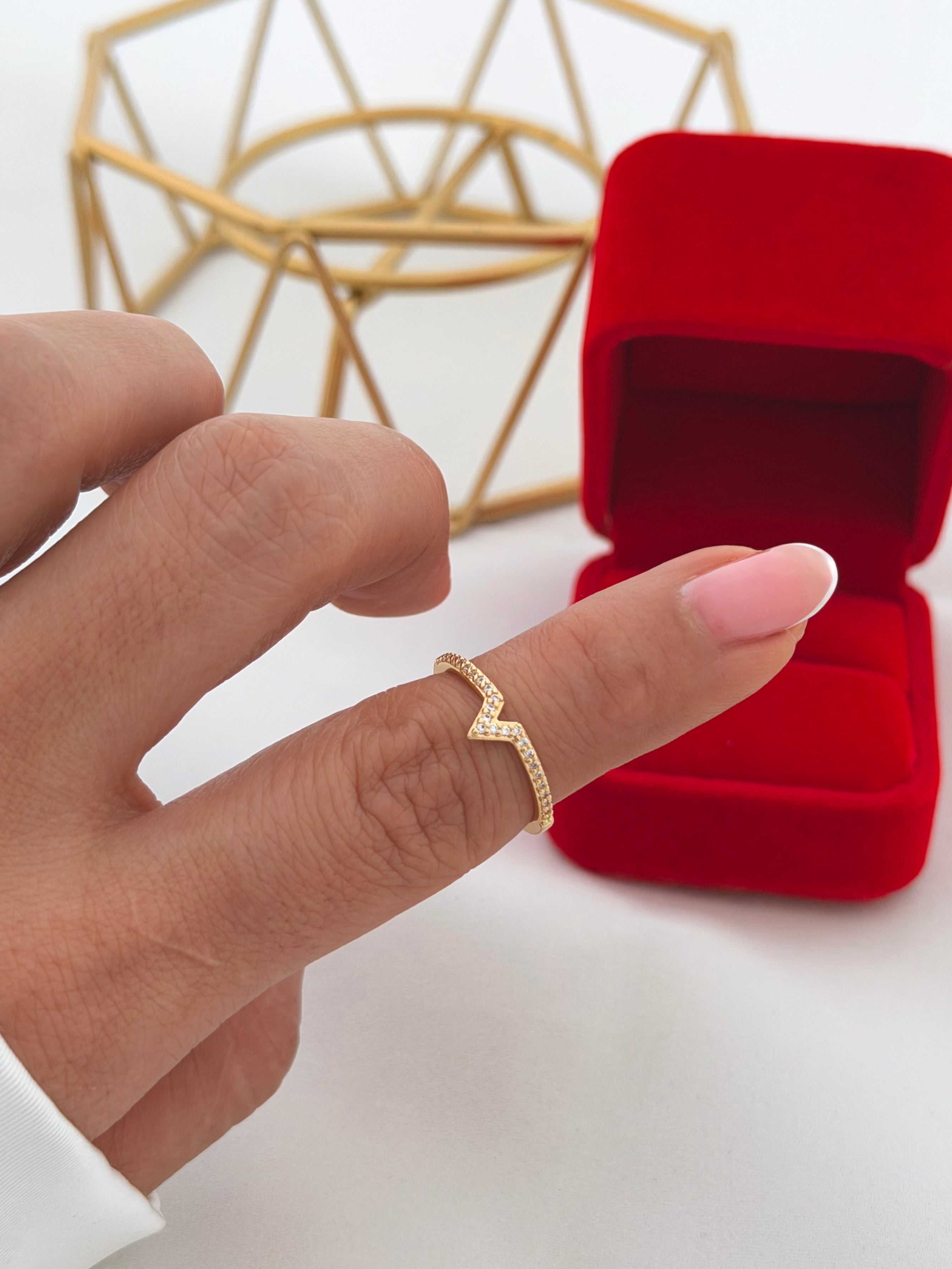 Anillo V Circonias