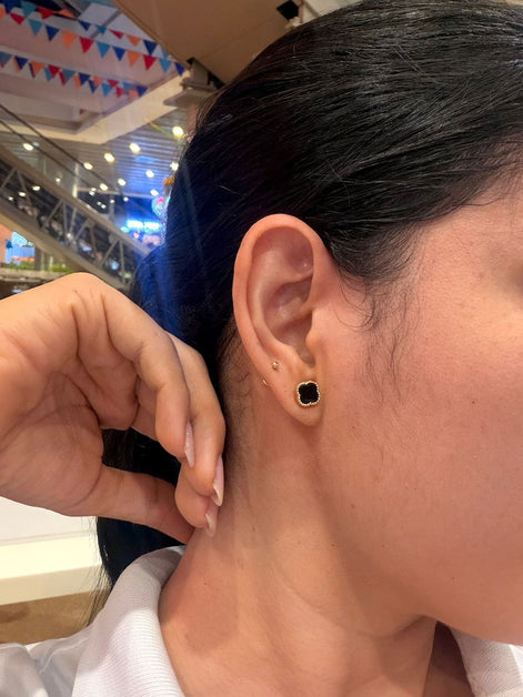 Arete trébol Negro